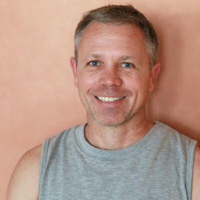 Portrait Pascal Portmann - Leiter von Yoga Veda Ausbildungen in Luzern